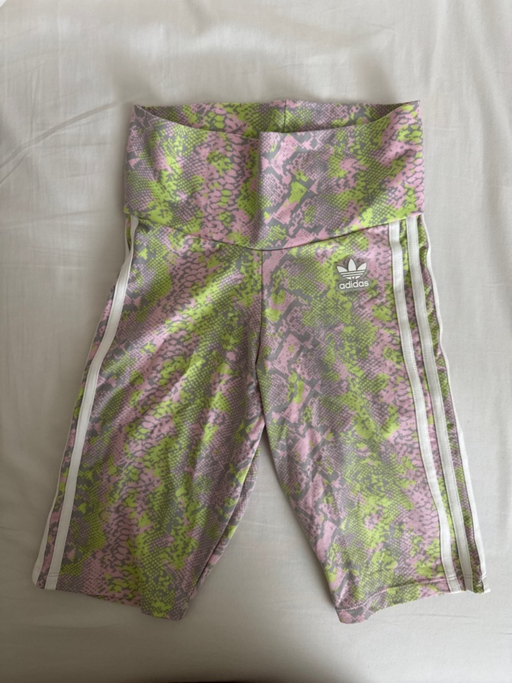 Adidas Women’s Pink & Green snake print High-Waist biker Shorts size XS